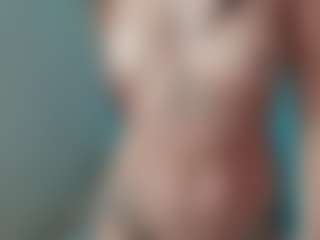 Emily22Swan's Live Sex Cam Show