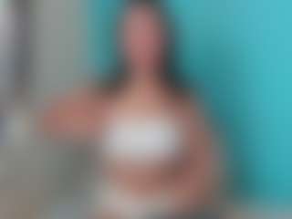Live cam show with Emily22Swan - Ass Bouncing on Camsoda