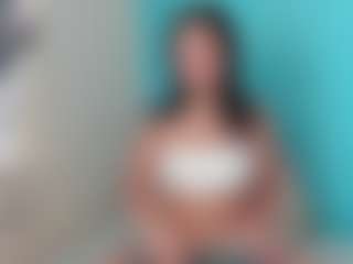 Live cam show with Emily22Swan - Ass Bouncing on Camsoda