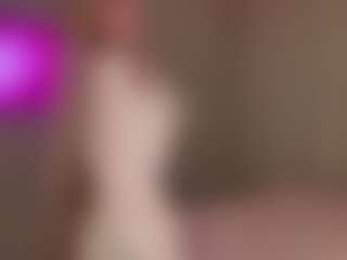 Live cam show with KaraTacke - Mature on Uber Horny