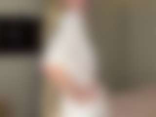 Live cam show with KaraTacke - College Mature on Chatstar