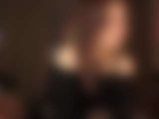 Live cam show with Assie - Green Eyes on Fit Hotties