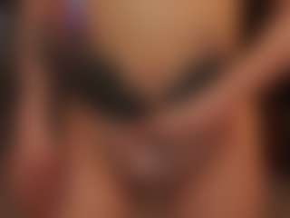 Live cam show with Assie - Green Eyes on Cam Slut