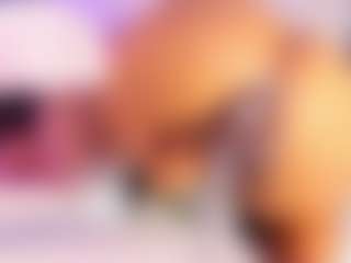 Live cam show with LunaaCurly - Strip on wildcum.com