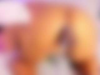 Live cam show with LunaaCurly - Strip Ebony on Chatstar | colombia