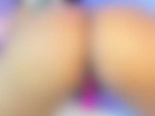 Live cam show with LunaaCurly - Spank on livesuperchat.net