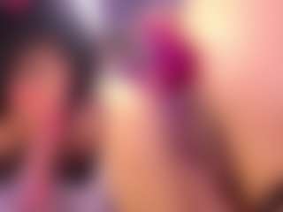 Live cam show with LunaaCurly - Ass Bouncing on Milfs Live