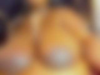 Live cam show with Renatafoxter1 - Big Tits MILF on boobsie.com