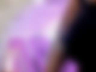 Live cam show with Renatafoxter1 - Black MILF on Camsoda