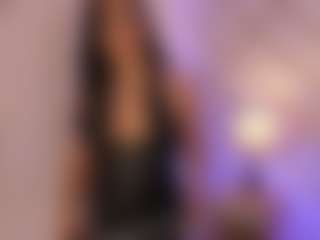 Live cam show with ZaraVesari - Mature on Camsoda