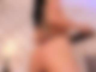 ZaraVesari MILF webcam performer live streaming