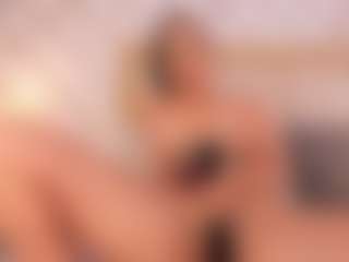 ZaraVesari MILF webcam performer live streaming