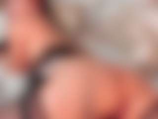 Live cam show with ZaraVesari - Lovense Middle Aged on pussylord.com
