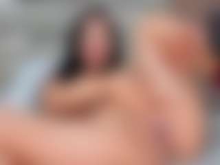 ZaraVesari MILF webcam performer live streaming