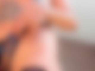 ZaraVesari MILF webcam performer live streaming
