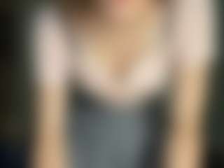 Live cam show with Mia - Average on Camsoda