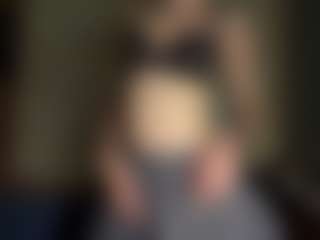 Live cam show with Mia - Big Tits Small Tits on Free Soda