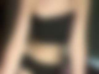 Live cam show with Mia - Cute on Mixed Magazine Live