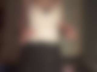 Live cam show with Mia - Average on Streamer API