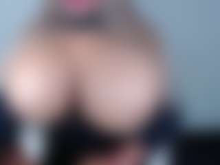 andreablackcock's Live Sex Cam Show