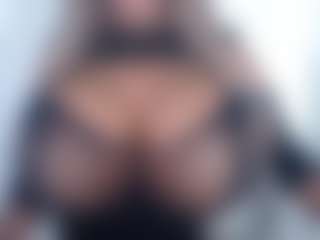 Live cam show with andreablackcock - Brown Eyes on Camsoda