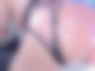 Live cam show with Emma-kell - Athletic on studioflirtlive.com