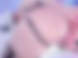 Live cam show with Emma-kell - Nipple Piercings on Uber Horny