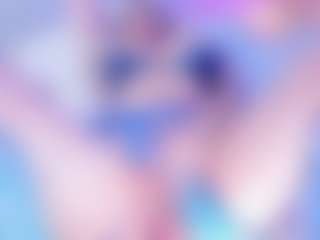 Live cam show with Emma-kell - Blonde Hair MILF on liverealitysex.com