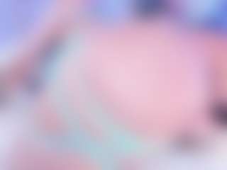 Live cam show with Emma-kell - Athletic MILF on CamwithHer