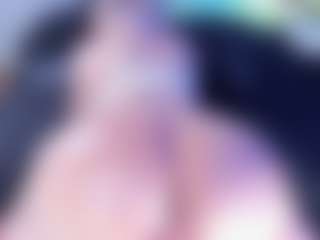 Live cam show with Emma-kell - Mature on CamwithHer