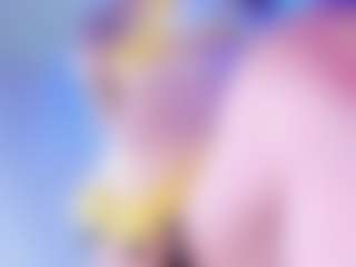 Live cam show with Emma-kell - Gamer Mature on Camsoda