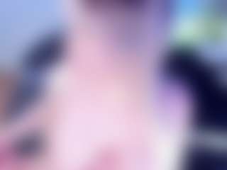 Live cam show with Emma-kell - Nipple Piercings on Fling VIP Chat