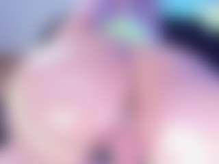 Live cam show with Emma-kell - Athletic on Gym Cam Girls