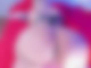 Live cam show with Emma-kell - Blonde Hair MILF on livesuperchat.net