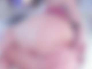 Live cam show with Emma-kell - Nipple Piercings on StripNow