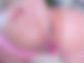 Live cam show with Emma-kell - Athletic MILF on AdultVida.com
