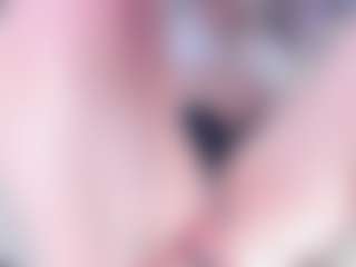 Live cam show with Emma-kell - Blonde Hair Middle Aged on Camsoda