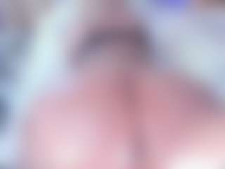 Live cam show with Emma-kell - Mature on Mixed Magazine Live