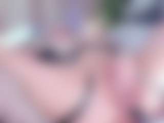 Live cam show with Emma-kell - Mature Middle Aged on chickslive.net