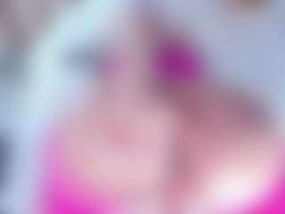 Live cam show with Emma-kell - Toys Middle Aged on Camsoda
