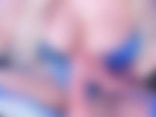 Live cam show with Emma-kell - Strip Mature on CamClone