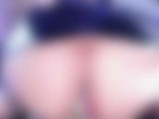 Live cam show with Emma-kell - Mature Toys on StripNow