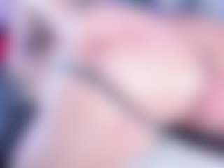 Live cam show with Emma-kell - Brown Eyes Mature on https://playwithruby.com