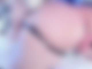 Live cam show with Emma-kell - Anal MILF on CamClone