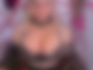 Live cam show with emmabigcock - Brown Eyes on hrnylive.com