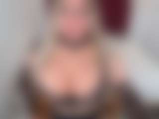Live cam show with emmabigcock - Smoking on Camsoda