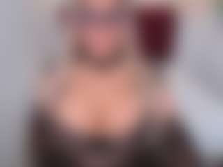 emmabigcock's Live Sex Cam Show