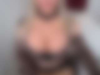 Live cam show with emmabigcock - Smoking on Camsoda