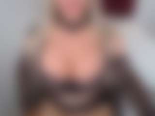 Live cam show with emmabigcock - Brown Eyes on Camsoda