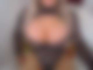 emmabigcock's Live Sex Cam Show